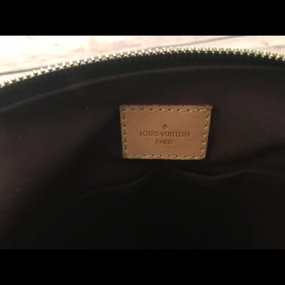 % Authentic Louis Vuitton Turenne MM Bag - Picture 6 of 8